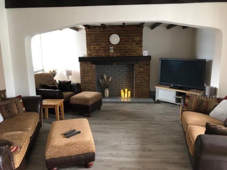 A Bright And Spacious Gem Staines-upon-Thames Zewnętrze zdjęcie