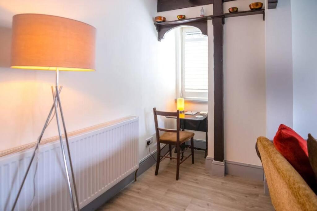 A Bright And Spacious Gem Staines-upon-Thames Zewnętrze zdjęcie
