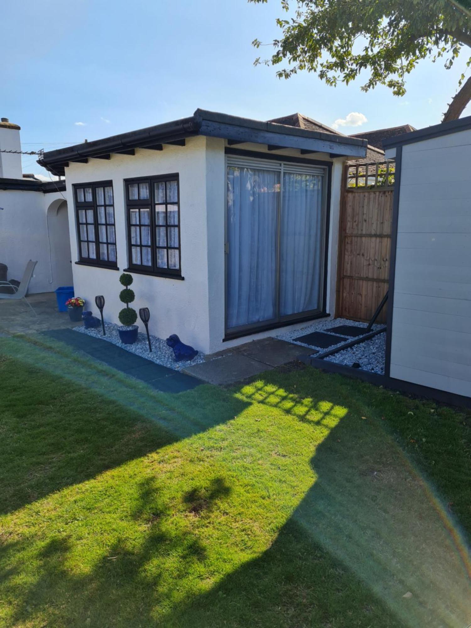 A Bright And Spacious Gem Staines-upon-Thames Zewnętrze zdjęcie